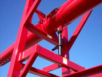 Auger incline adjustment helps dial in fill level of container.